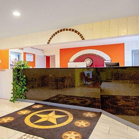Economy Inn & Suites Denton Bagian luar foto