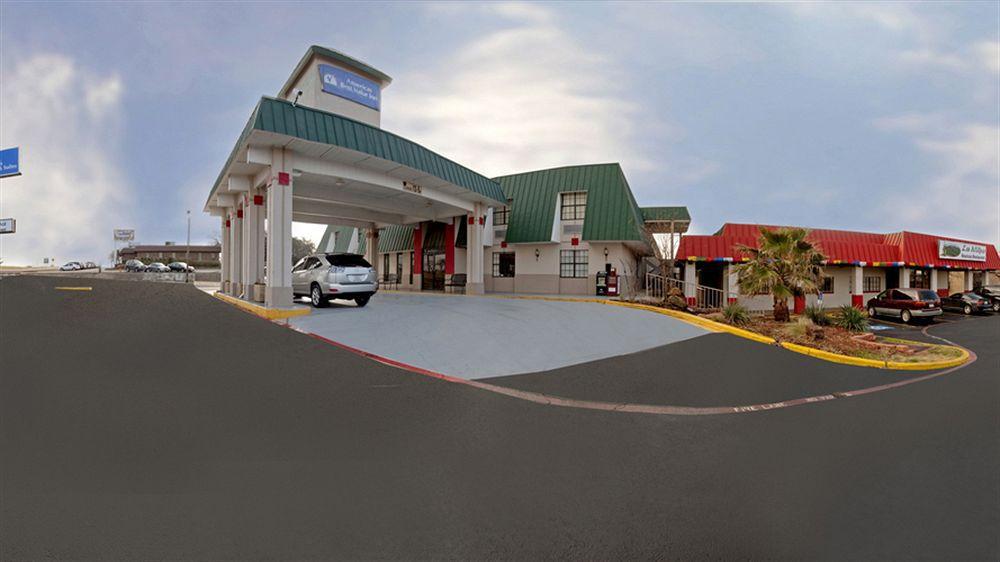 Economy Inn & Suites Denton Bagian luar foto