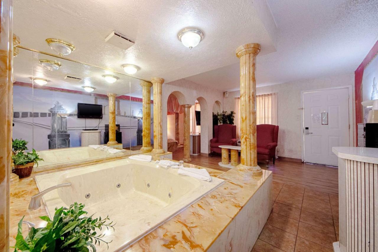 Economy Inn & Suites Denton Bagian luar foto