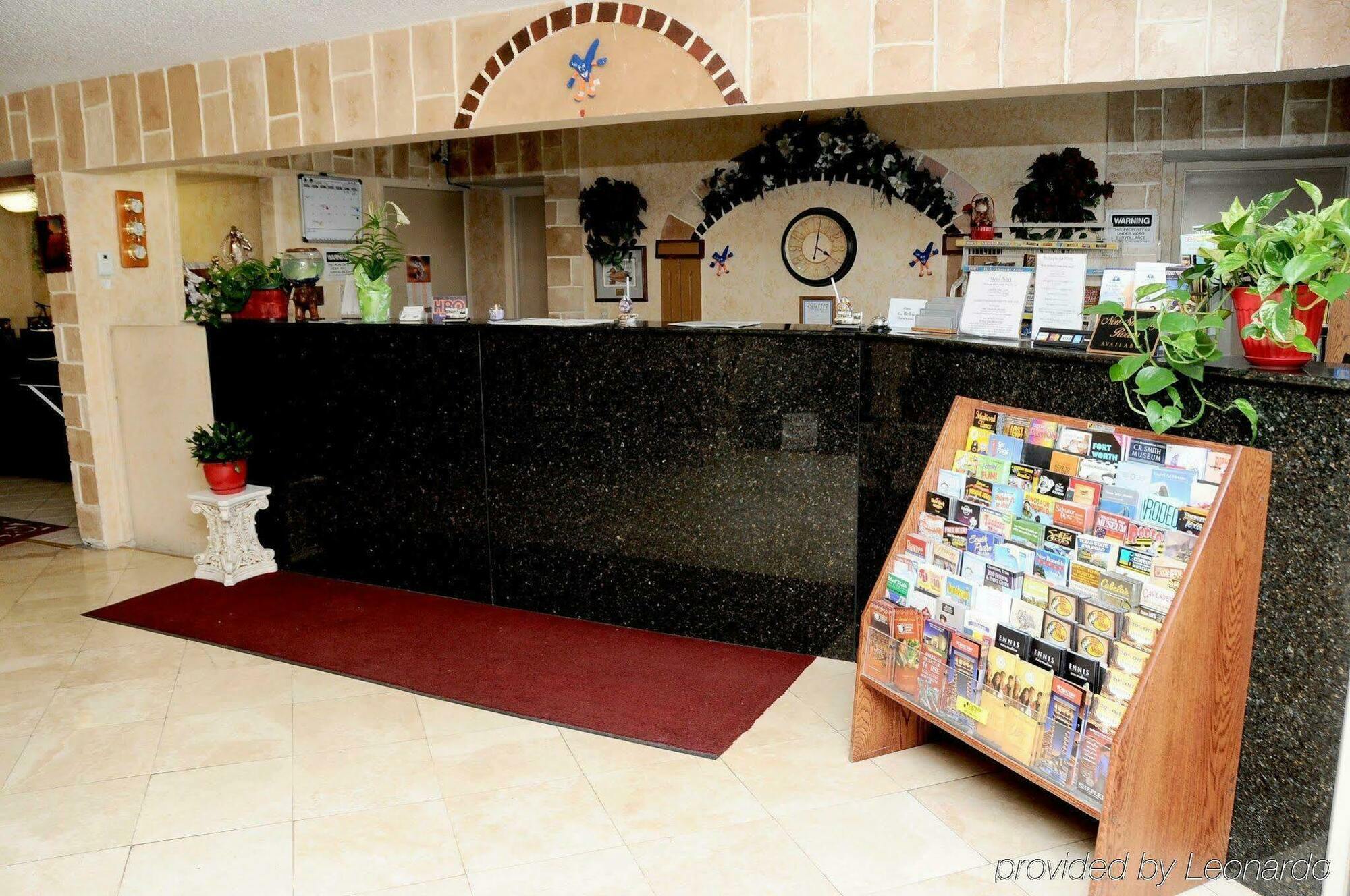 Economy Inn & Suites Denton Bagian luar foto