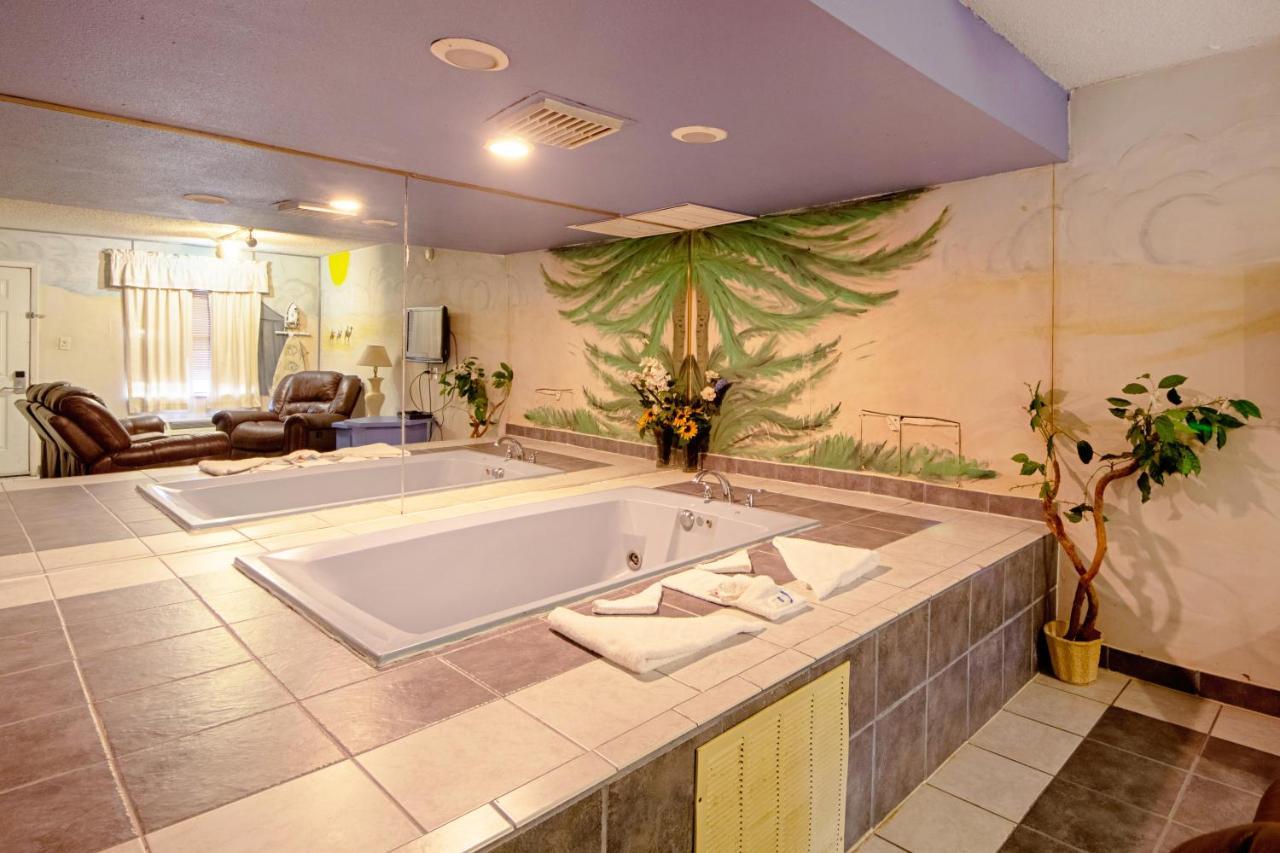 Economy Inn & Suites Denton Bagian luar foto